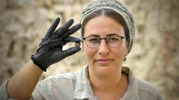 אסתר ראקוב-מלט, מנהלת החפירה מטעם רשות העתיקות
