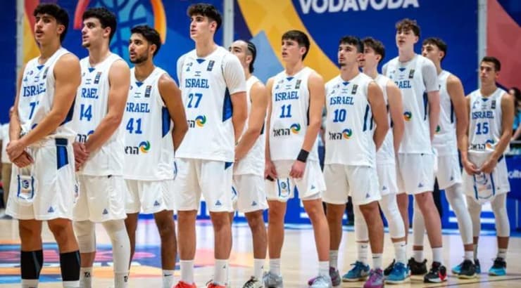 שחקני נבחרת הנוער בהמנון (FIBA) שחקני נבחרת הנוער בהמנון