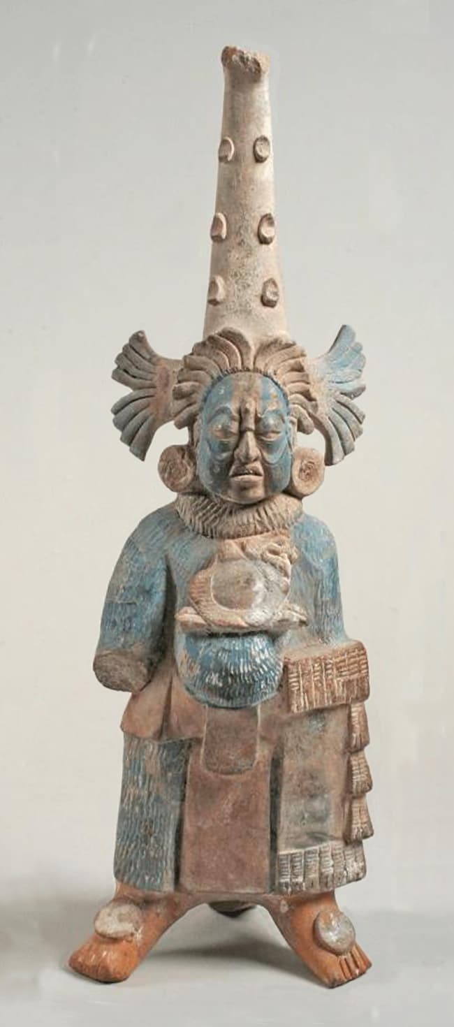 פסלון מתקופת המאיה, צבוע בפיגמנט הכחול הקדוש (צילום: Metropolitan Museum of Art, the Michael C. Rockefeller Memorial Collection, Bequest of Nelson A. Rockefeller, 1979 in Ancient Mesoamerica (2025). DOI: 10.1017/S0956536125000082) פסלון מתקופת המאיה, צבוע בפיגמנט הכחול הקדוש