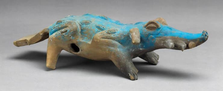 תנין צבוע בכחול מאיה (מתוארך לשנים 700-800 לספירה) (צילום: Metropolitan Museum of Art, the Michael C. Rockefeller Memorial Collection, Bequest of Nelson A. Rockefeller, 1979 in Ancient Mesoamerica (2025). DOI: 10.1017/S0956536125000082) תנין צבוע בכחול מאיה (מתוארך לשנים 700-800 לספירה)