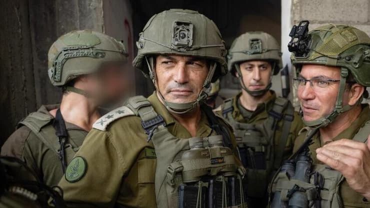 הרמטכ"ל זמיר בעזה. "אנחנו מאחוריו, רק מקווים שהדרג המדיני יקבל את ההחלטות הנכונות" (צילום: דובר צה"ל) הרמטכ"ל אייל זמיר קיים סיור שטח והערכת מצב ברצועת עזה