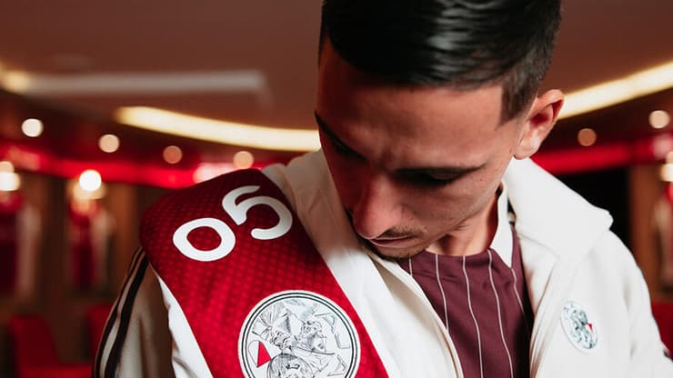 באיאקס מקווים להסדיר את האשרה שלו לפחות עד סוף השבוע הבא. גלוך (צילום: אתר איאקס) גלוך איאקס