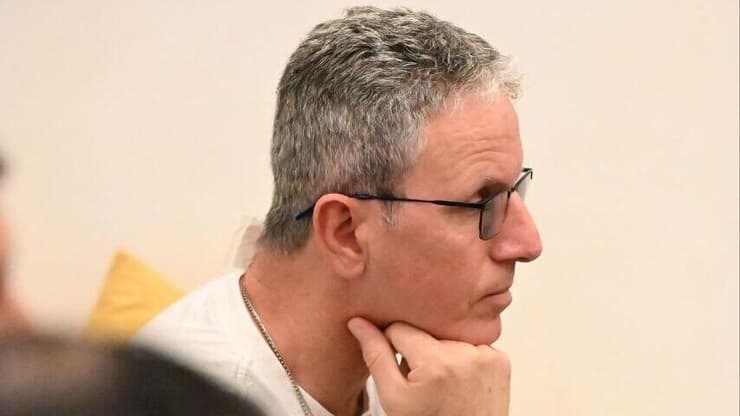 משפחות חטופים בפגישה במטה החטופים בתל אביב עם סטיב וויטקוף