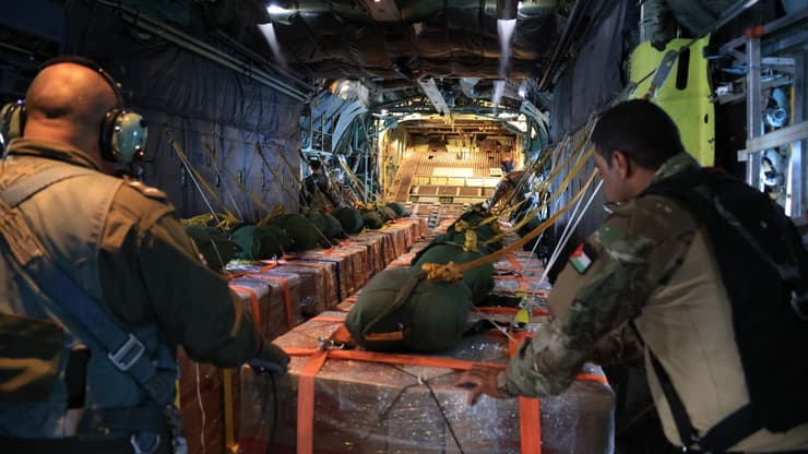 הצנחת סיוע הומניטרי לרצועה על ידי צבא ירדן