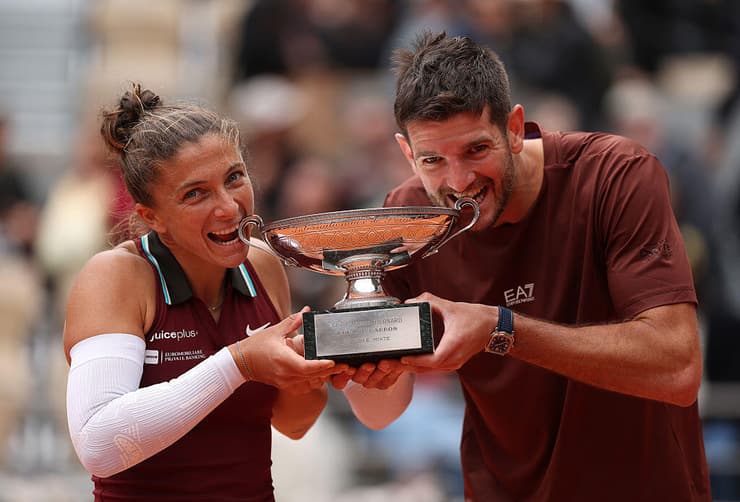 שרה אראני ואנדראה ואבאסורי אחרי הזכייה ברולאן גארוס (צילום: Adam Pretty/Getty Images) שרה אראני ואנדראה ואבאסורי אחרי הזכייה ברולאן גארוס