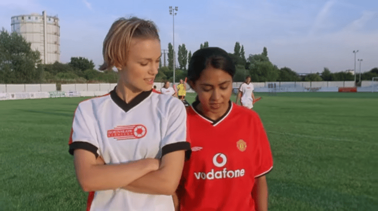 מתוך "שחקי אותה כמו בקהאם" (צילום מסך) מתוך "שחקי אותה כמו בקהאם"