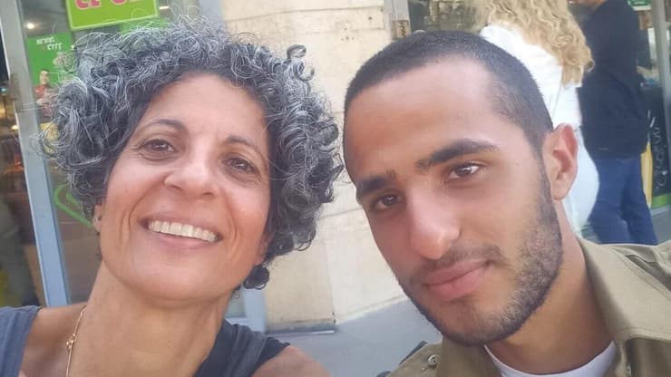 נמרוד כהן ואימו ויקי 