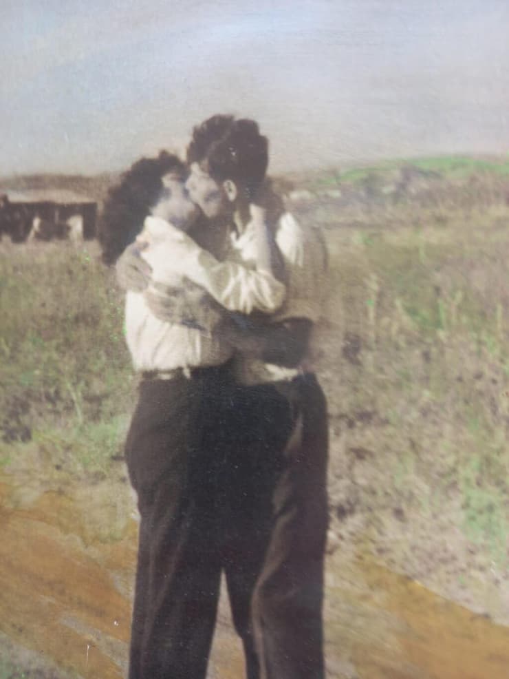 מרגריטה רוזמן ובעלה בתמונה ששלחה להוריה