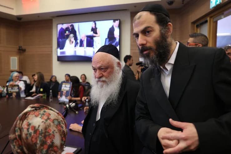 בבצ'יק וגולדקנופף בדיון מינוי יו"ר ועדת חוץ וביטחון בוועדת הכנסת (צילום: אלכס קולומויסקי) דיון מינוי יו"ר ועדת חוץ וביטחון בוועדת הכנסת