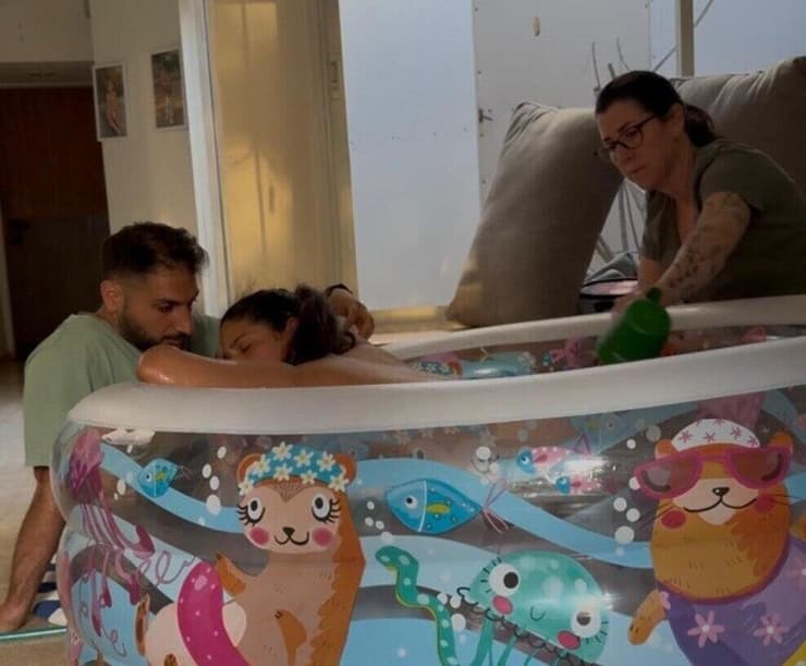 לידת המים הביתית של רותם טלמור (צילום: פרטי ) רותם טלמור