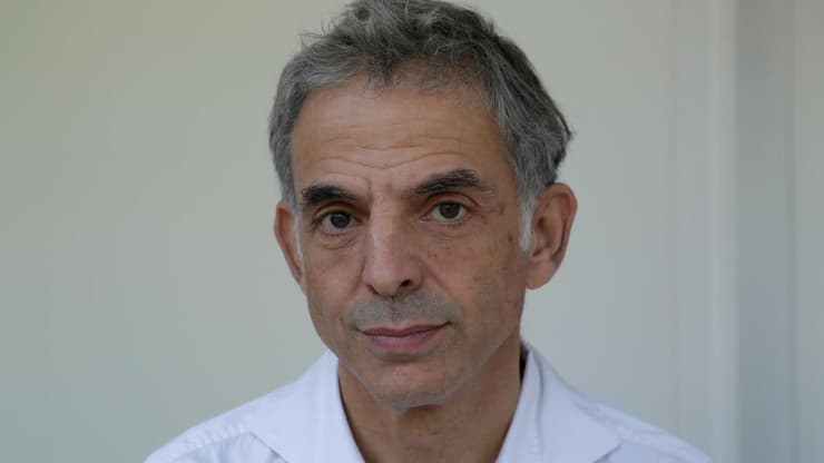 אתגר קרת
