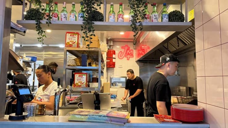 "מליחות , חמיצות, חריפות. יש הכול" (צילום: ספיר גורדו) אוכל קוריאני