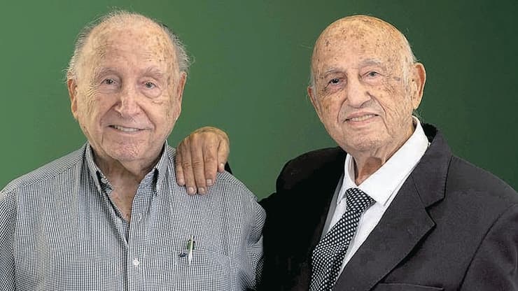 האחים היום (צילום: יובל חן) האחים פנחס ובן ציון פוזיילוב