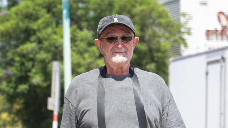 "איש מתוק ורגיש". אפרים שמיר מגיע לחקירה בלהב 433 (צילום: אביגיל עוזי) אפרים שמיר מגיע לחקירה בלהב 433