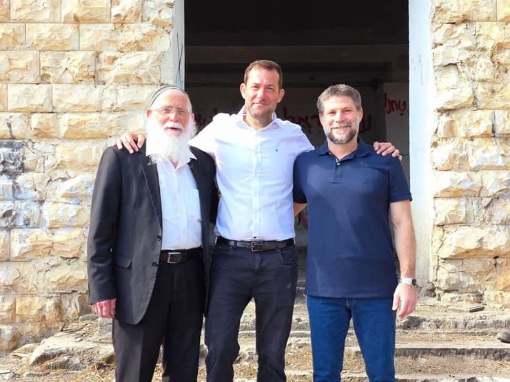 בצלאל סמוטריץ' ומשפחות גרעין השיבה בביקור בשא-נור