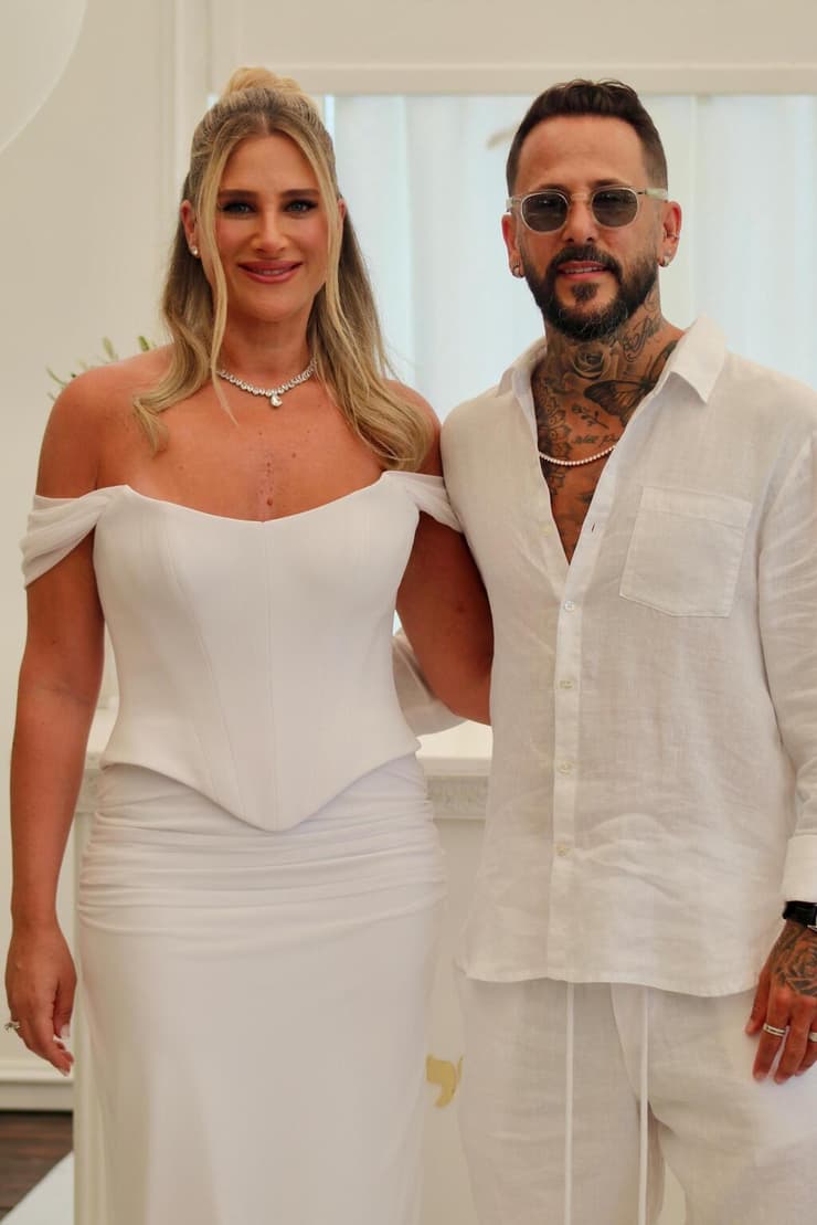 "אנשים רואים אותי ברחוב, ושואלים אם באנו לחופשה בישראל". אסי ועדי בוזגלו (צילום: שחר רוז) אסי ועדי בוזגלו