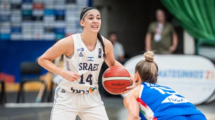 הופעה אדירה שלה לא הספיקה. רביב (צילום: אתר פיב"א) שחקנית נבחרת העתודה של ישראל גל רביב