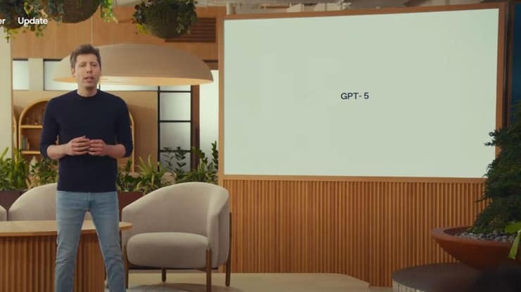 מנכ"ל OpenAI, סם אלטמן, מציג את GPT5