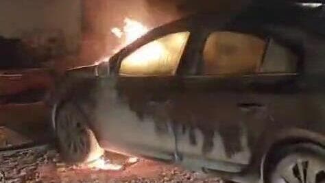 הרכב השרוף של החייל. "יש פה קבוצה שאיבדה כל רסן" גבעונים הציתו את רכבו של יהודה ליבר