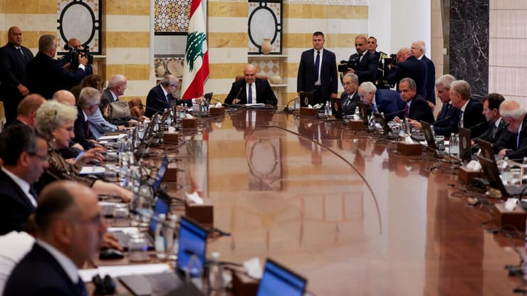 ישיבה של ממשלת לבנון 5 אוגוסט 2025 פירוק חיזבאללה מ נשק