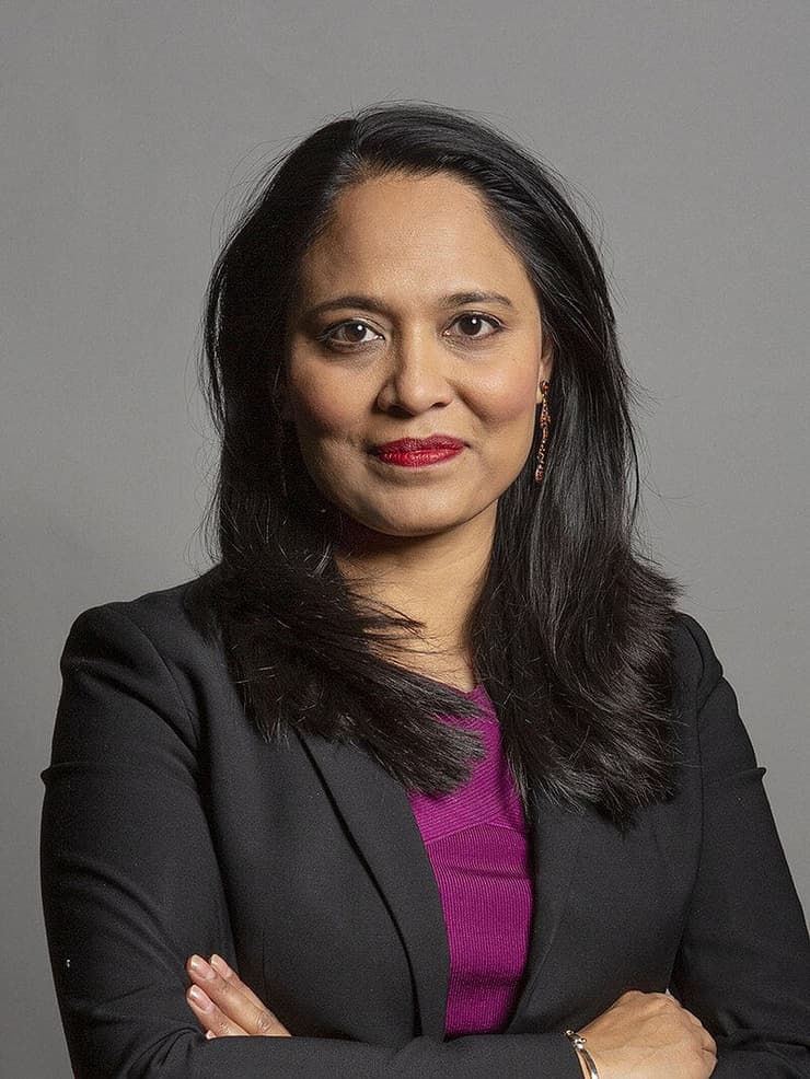 בריטניה השרה לענייני חסרי בית הומלסים רושנארה עלי התפטרה