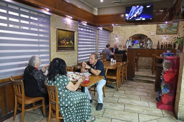 החלל לא אטרקטיבי, אבל האוכל הצגה (צילום: דנה קופל) מסעדת ווסטוק