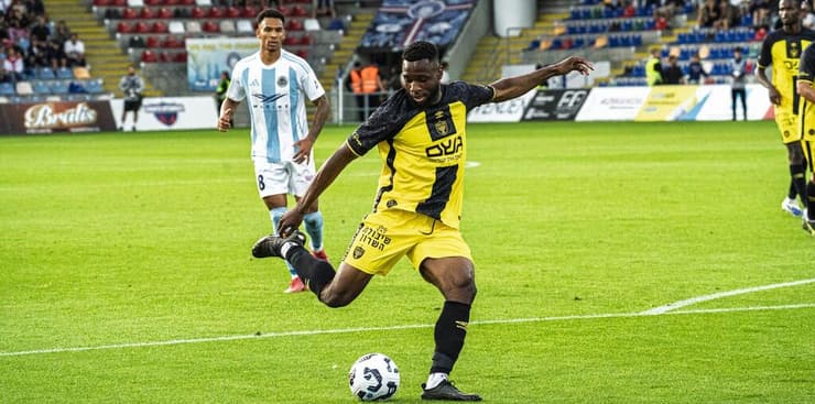 קאלו בלטביה (צילום: אתר בית"ר ירושלים) שחקן בית"ר ירושלים ג'ונבוסקו קאלו