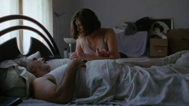 כל הגברים פה מנמנמים. מתוך "טרופיקנה" (צילום: פיליפ לאבלט) מתוך "טרופיקנה"