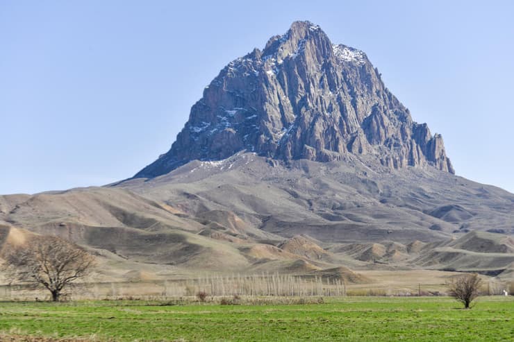 הר ב נחצ'יבאן מובלעת של אזרבייג'ן שבין ארמניה טורקיה ו איראן