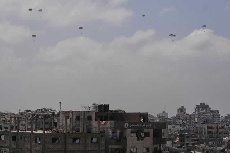 הצנחת סיוע הומניטרי בעזה