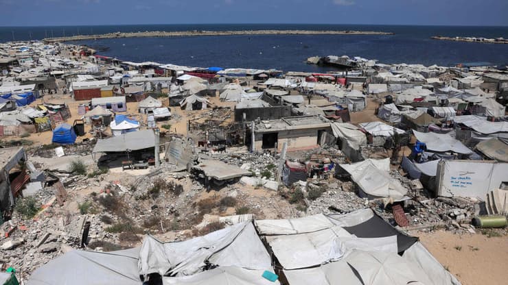 אוהלי עקורים בעזה