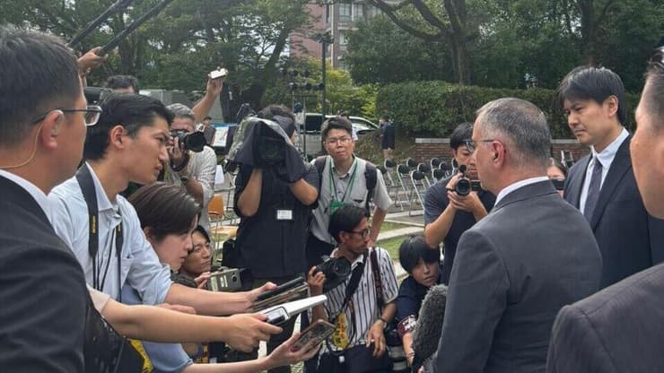 גלעד כהן בטקס הנחת זרים לזכר נספי הטלת פצצת האטום על העיר נגאסקי