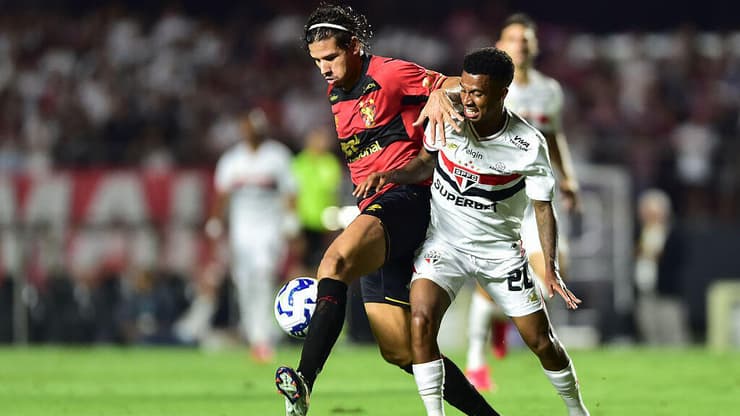 צ'יקו במדי רסיפה הברזילאית