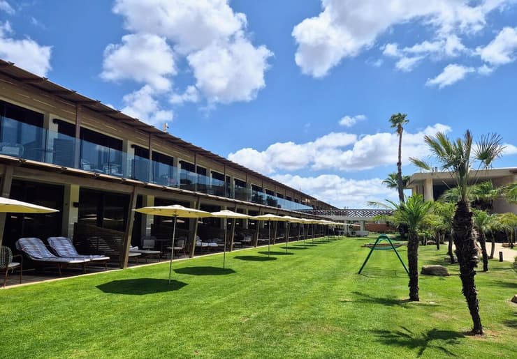 המבנה המזרחי של המתחם המשופץ (צילום: אסף רוזן) דן אכדיה ריזורט