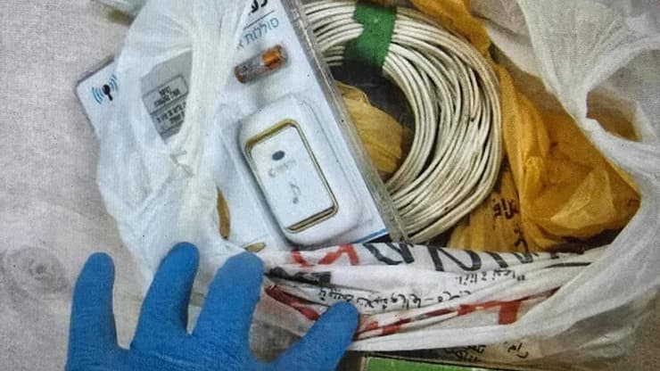 צילום: דוברות המשטרה אב ובן נעצרו בחשד לתכנון מספר פיגועים נגד כוחות הביטחון