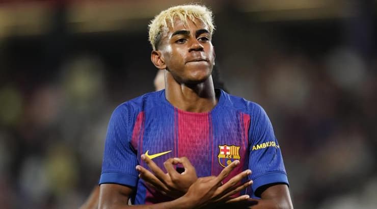 לאמין ימאל חוגג