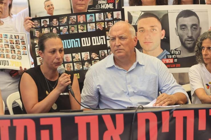 אייל אשל ולישי לביא-מירן (צילום: מוטי קמחי) איל אשל במסע"ת של משפחות חטופים בעזה ומשפחות חללי ה-7 באוקטובר