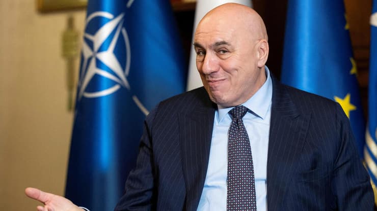 שר ההגנה האיטלקי, גידו קרוסטו