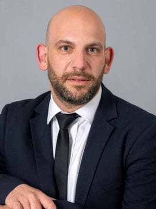 עו"ד ארז בר צבי