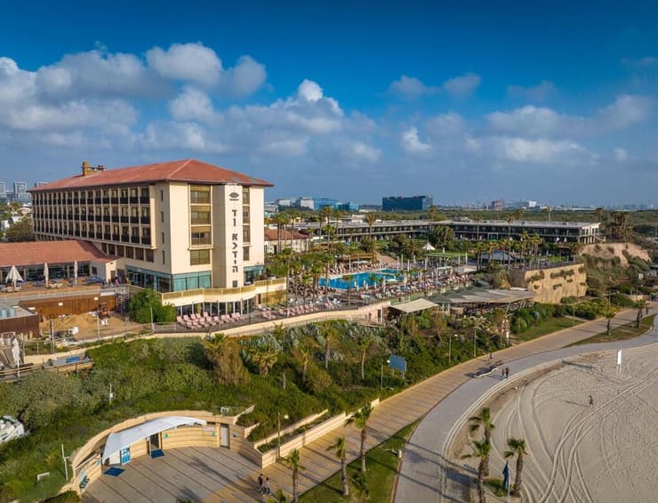 אל תוותרו על הליכה (צילום: אמיר טרקל) דן אכדיה ריזורט