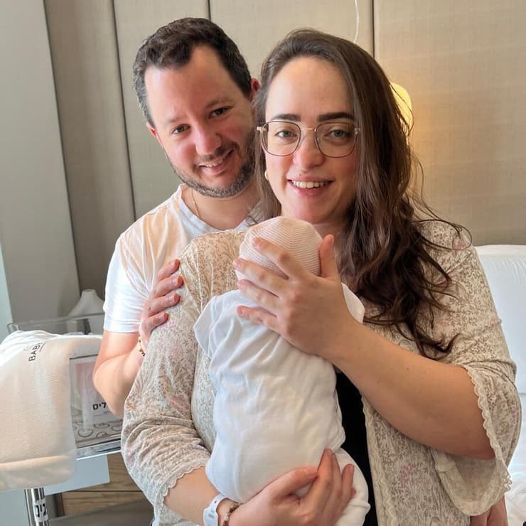 דנה סולומון ובעלה יוסי, הישראלית הראשונה שהרתה לאחר טיפול CAR-T נגד סרטן