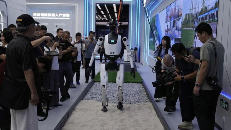 חנות הרובוטים הסינית 