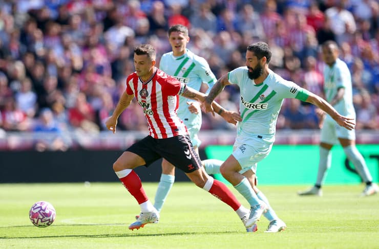 קפטן נבחרת שווייץ עם עבר בארסנל. ג'אקה (צילום: Ed Sykes/Getty Images) גרניט ג'אקה