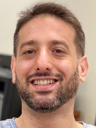 ד"ר אביב גור