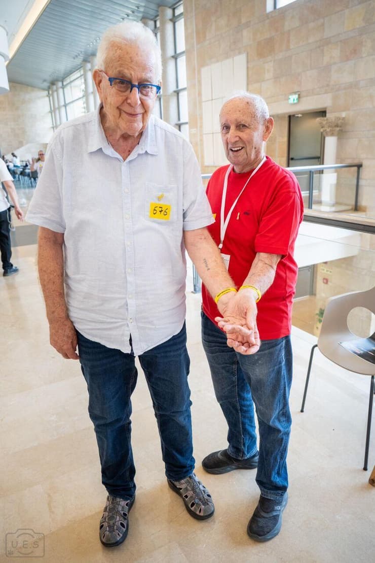 שורדי השואה טומי שחר ונפתלי פירסט מחוץ לוועדת חוץ וביטחון בכנסת 