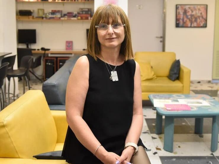 ד"ר לורה שרוני במחלקת "עוגן" בבית החולים מזור 