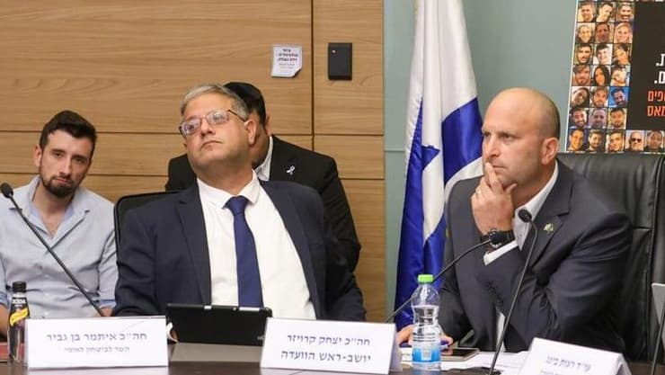 דיון בוועדת הפנים בנושא קברו של המחבל עז א-דין אל-קאסם בנשר