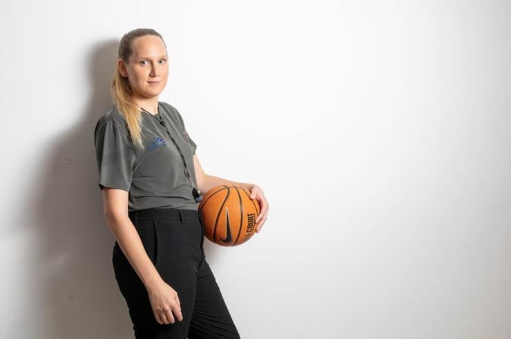 נטלי גליוק שופטת (צילום: טל שחר ) נטלי גליוק שופטת