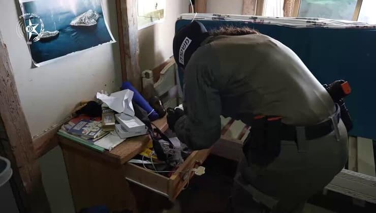 שלושה חשודים נעצרו בחשד לגביית דמי חסות על שימוש בחוף ציבורי