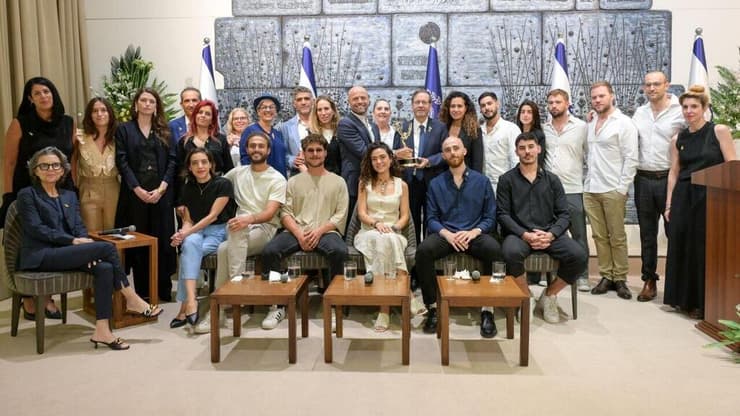 מתוך האירוע לכבוד זכיית "עוד נשוב לרקוד" בפרס האמי הבינלאומי